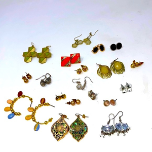 18 Beautiful Gold Tone & Silver‎ Tone Earrings